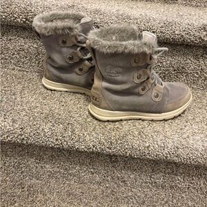 Sorel Women's Gray Fur-Trim Lace-Up Winter Boots